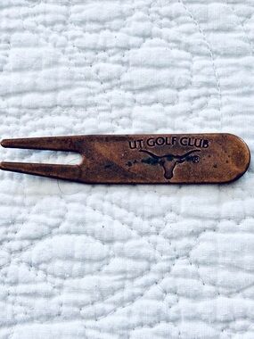 ❗️U of Texas Golf Club Bronze Divot Repair Tool - Brown